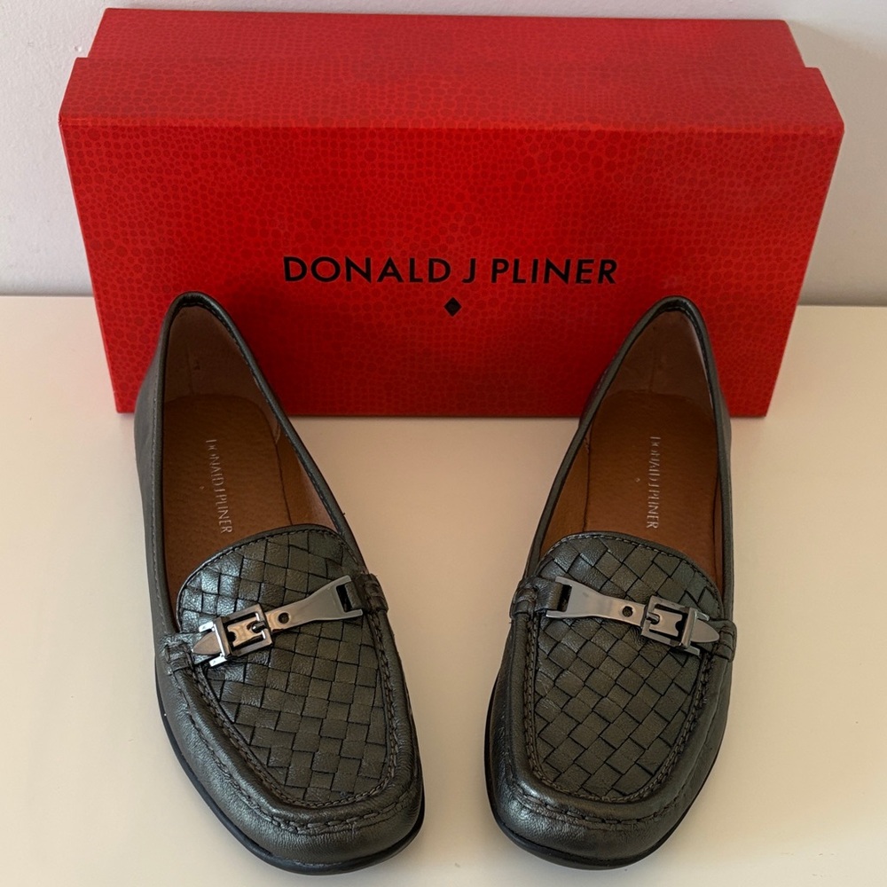 Donald Pliner Loafer Pewter Woven Metallic Leather Size 7 New In Box